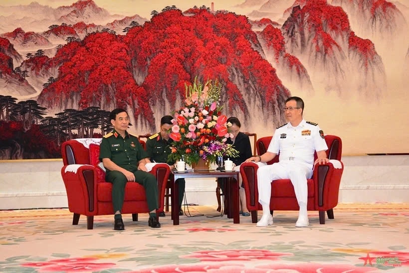 Vietnamese Defence Minister meets Chinese counterpart